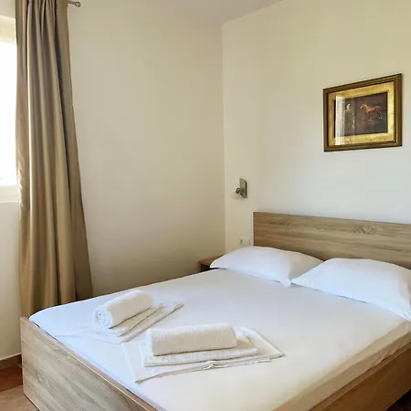 Apartments-villa Ilaria Apartmán *
