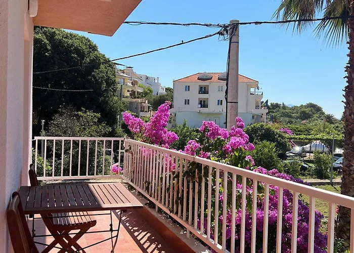 Apartments-villa Ilaria