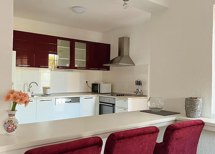 Apartments-villa Ilaria *